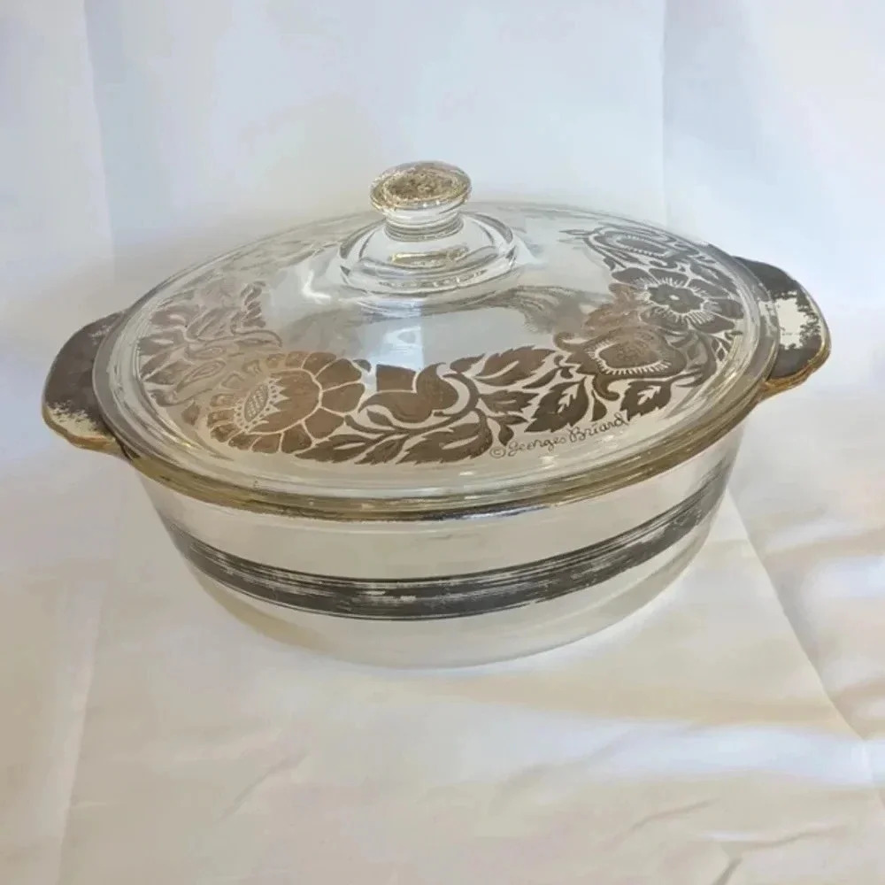 Vintage Anchor Hocking - Fire King signed 2 quart covered casserole dish #448